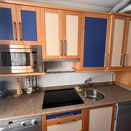 Martas Iv קומיאס